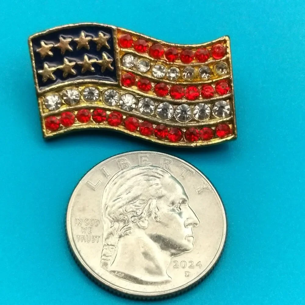 American Flag Rhinestone Pin Brooch USA Patriotic Gold Tone Lapel Hat